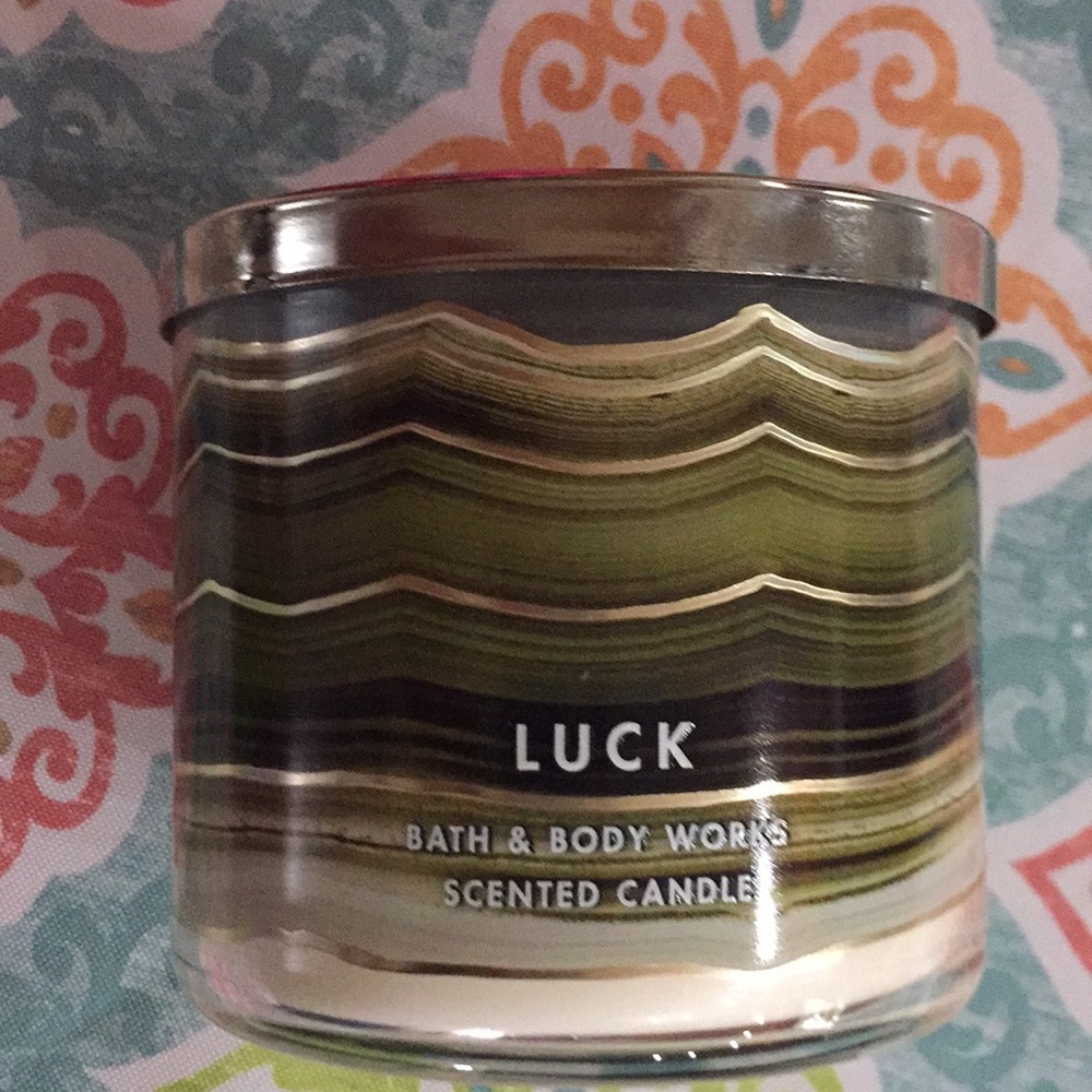 Bath & Body Works candle